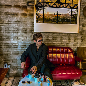 女友小柔被黑人伦流澡
